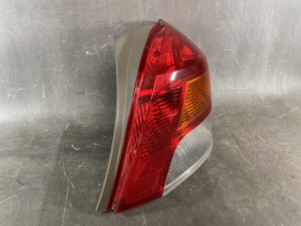 TOYOTA VITZ YARIS SCP90 KSP90 NCP90 NCP91 NCP95 Genuine Taillight / KOITO 52-185 / Right Side x1 - Image 2