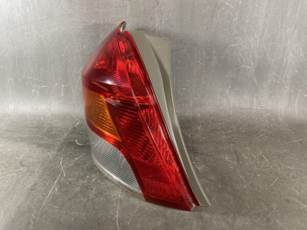 TOYOTA VITZ YARIS SCP90 KSP90 NCP90 NCP91 NCP95 Genuine Taillight / KOITO 52-185 / Left Side x1 - Image 3