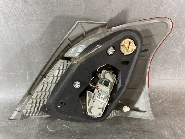 TOYOTA VITZ YARIS SCP90 KSP90 NCP90 NCP91 NCP95 Genuine Taillight / KOITO 52-185 / Left Side x1 - Image 6