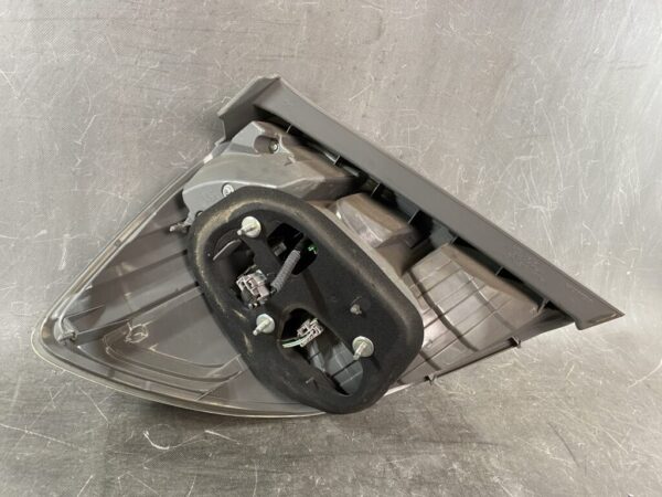 HONDA FIT JAZZ HV HYBRID GP1 GP4 LED Taillight P9883 Right Side x1 - Image 5
