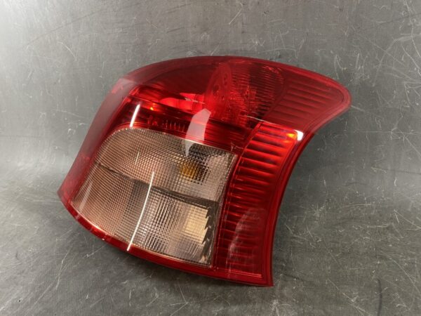 TOYOTA VITZ YARIS SCP90 KSP90 NCP90 NCP91 NCP95 Genuine Taillight / KOITO 52-142 / Right Side x1 - Image 2