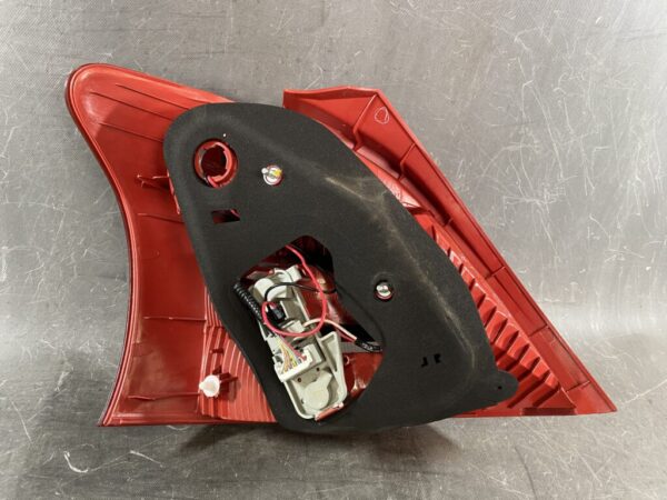 TOYOTA VITZ YARIS SCP90 KSP90 NCP90 NCP91 NCP95 Genuine Taillight / KOITO 52-142 / Right Side x1 - Image 6