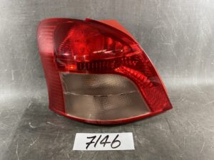 TOYOTA VITZ / SCP90 Genuine Taillight / KOITO 52-142 / Left Side x1