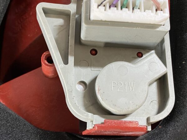 TOYOTA VITZ YARIS SCP90 KSP90 NCP90 NCP91 NCP95 Genuine Taillight 52-142 Left Side x1 - Image 5