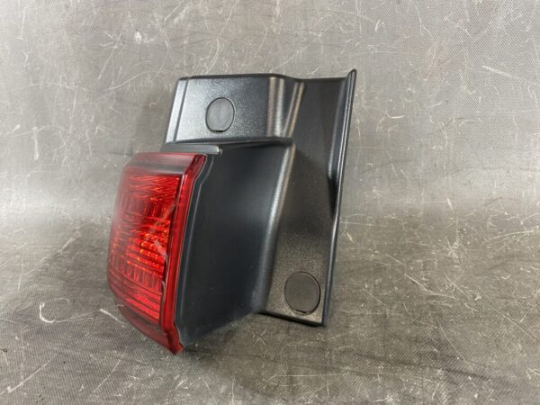 NISSAN ELGRAND E51 Taillight 4956A Left Side x1 - Image 2