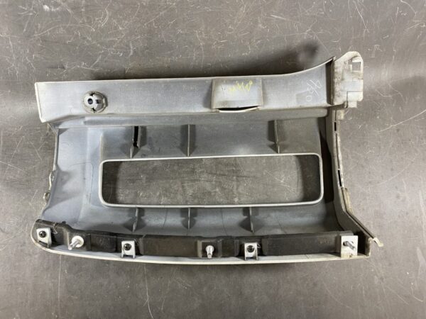 NISSAN ELGRAND E51 Taillight 4956C Right Side x1 - Image 8