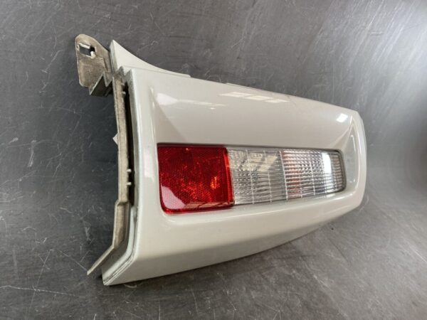 NISSAN ELGRAND E51 Taillight 4956C Right Side x1 - Image 4