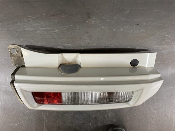 NISSAN ELGRAND E51 Taillight 4956C Right Side x1 - Image 6