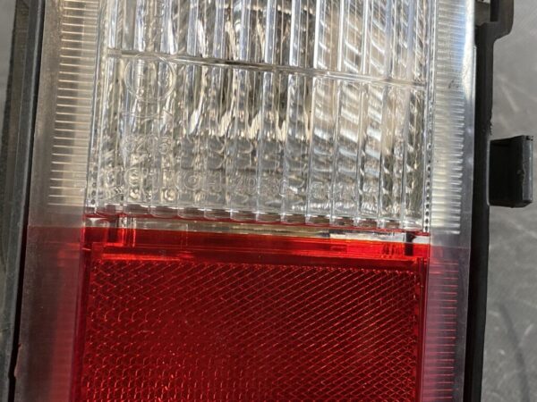NISSAN ELGRAND E51 Taillight 4956C Right Side x1 - Image 2