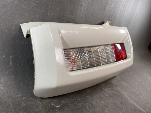 NISSAN ELGRAND E51 Taillight 4956C Left Side x1 - Image 5