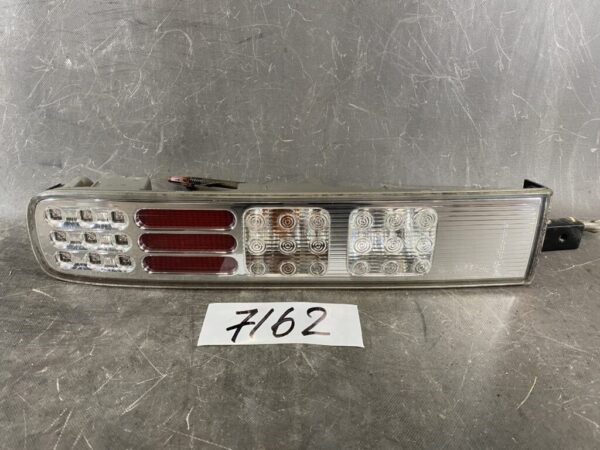 NISSAN CUBE / Z11 Genuine Taillight / ICHIKOH D052 / Left Side x1 » JDM-PARTS NZ