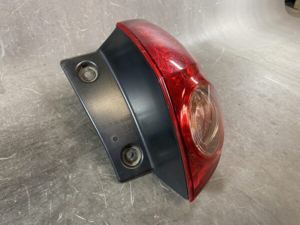 NISSAN AD WINGROAD LANCER CARGO Taillight 220-24886 Right Side x1 - Image 3