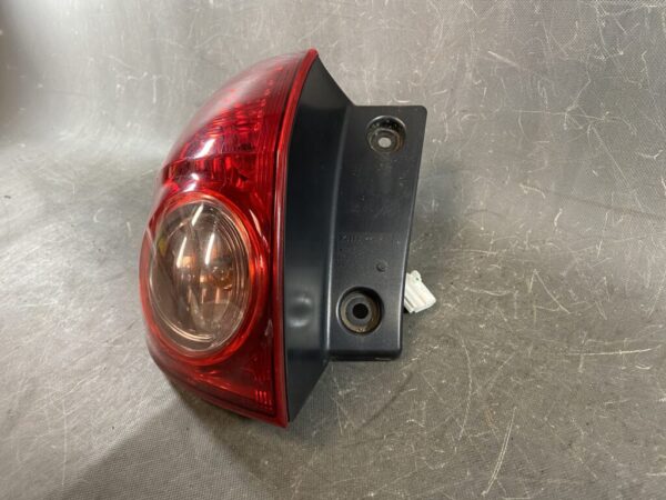 NISSAN AD WINGROAD LANCER CARGO Taillight 220-24886 Left Side x1 - Image 3