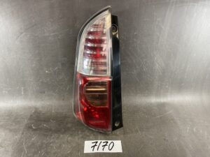TOYOTA PASSO / KGC10 Genuine Taillight / KOITO 220-51895 / Left Side x1