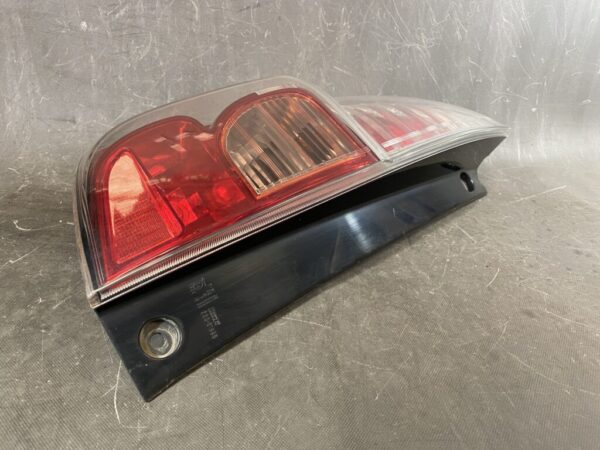 TOYOTA PASSO BOON QNC10 KGC10 KGC15 Taillight 220-51895 Left Side x1 - Image 4