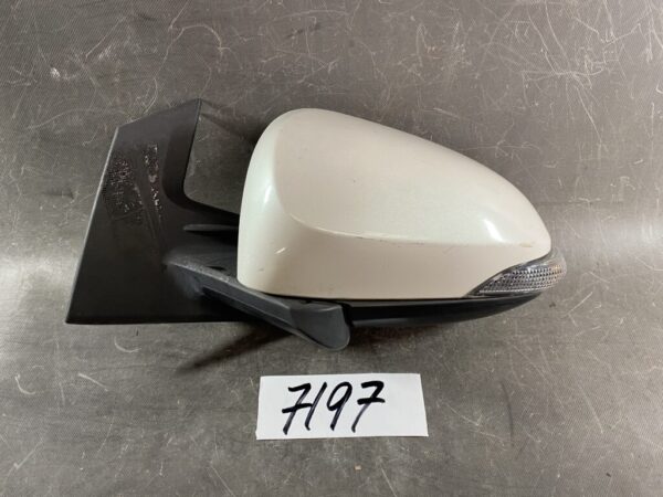 TOYOTA AQUA NHP10 Genuine Door Mirror / TOKAI RIKA TR1001 / 027520 / Left Side x1 » JDM-PARTS NZ