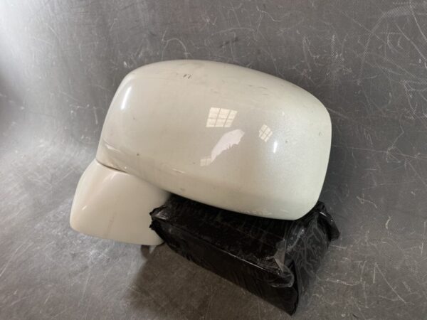 NISSAN TIIDA / TIIDA LATIO C11 NC11 SC11 SNC11 Genuine Door Mirror / Left Side x1 - Image 2