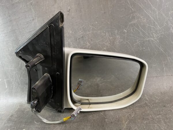 NISSAN ELGRAND E51 ME51 MNE51 NE51 Genuine Door Mirror B64 / Right Side x1 - Image 4