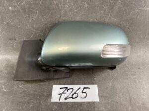 TOYOTA VITZ SCP90 Genuine Door Mirror / K83 RHD-L / Left Side x1
