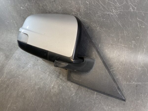 NISSAN SERENA C26 SUZUKI LANDY Door Mirror With Indicator 9774 Right Side x1 - Image 3