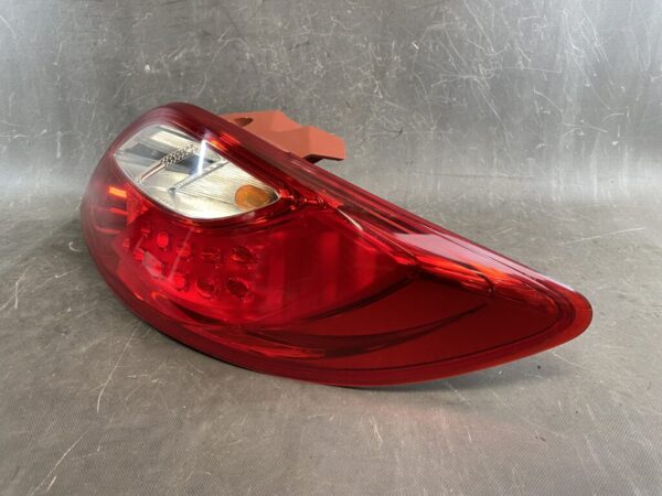 MAZDA DEMIO DE DEJFS DE3FS DE5FS Genuine Taillight / STANLEY P5776 R / Right Side x1 - Image 2