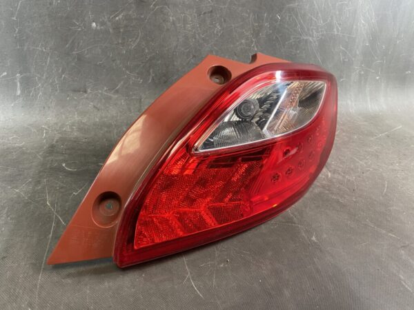 MAZDA DEMIO DE DEJFS DE3FS DE5FS Genuine Taillight / STANLEY P5776 R / Right Side x1 - Image 3