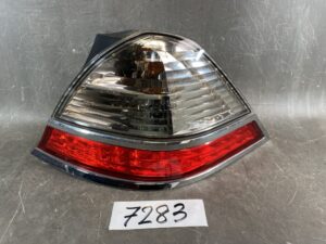 HONDA ODYSSEY RB1 Genuine Taillight / STANLEY P6572 R / Right Side x1