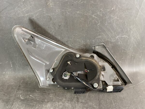 TOYOTA MARK X ZIO ANA10 Genuine Taillight / STANLEY 72-4 / Right Side x1 - Image 6