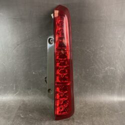 TOYOTA ISIS ANM10 ANM15 Genuine Taillight / KOITO 44-70 / Right Side x1