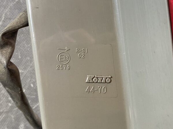 TOYOTA ISIS ANM10 ANM15 Genuine Taillight / KOITO 44-70 / Right Side x1 - Image 4