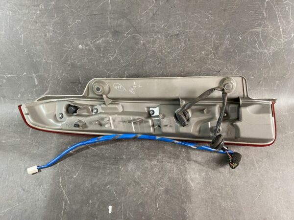 TOYOTA ISIS ANM10 ANM15 Genuine Taillight / KOITO 44-70 / Right Side x1 - Image 6