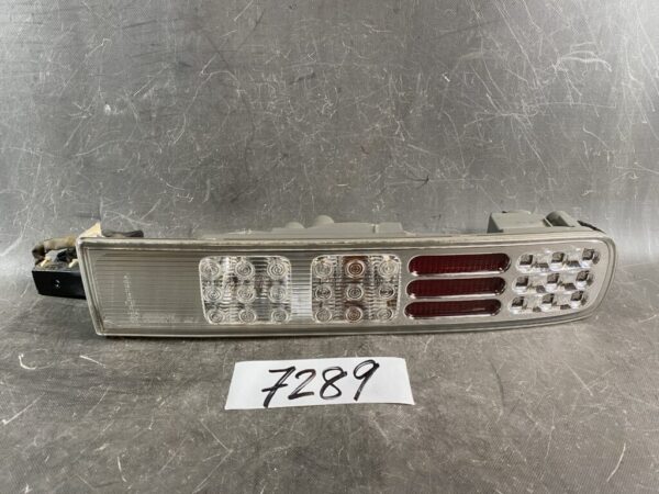 NISSAN CUBE Z11 Genuine Taillight / ICHIKOH D052 / Right Side x1 » JDM-PARTS NZ