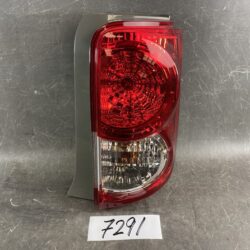 TOYOTA COROLLA RUMION ZRE152N Genuine Taillight / STANLEY 12-541 R / Right Side x1