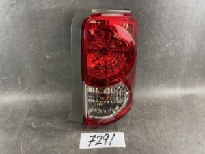 TOYOTA COROLLA RUMION ZRE152N Genuine Taillight / STANLEY 12-541 R / Right Side x1