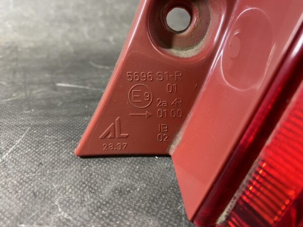 SUZUKI SWIFT ZC ZC71S ZC11S ZD11S ZC31S Genuine Taillight / 5696 S1-R / Right Side x1 - Image 4