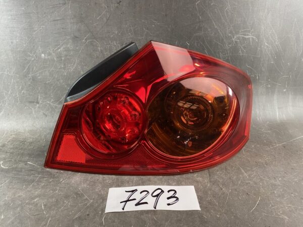 NISSAN SKYLINE V36 PV36 NV36 Genuine Taillight / ICHIKOH D040 / Right Side x1 » JDM-PARTS NZ