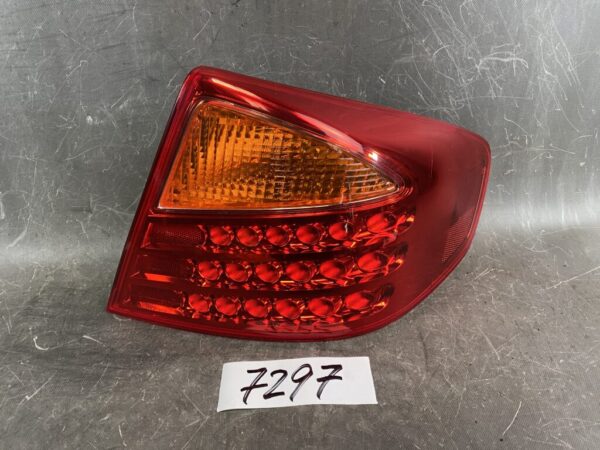 NISSAN SKYLINE V35 NV35 PV35 Genuine Taillight / KOITO 220-63622 R / Right Side x1 » JDM-PARTS NZ