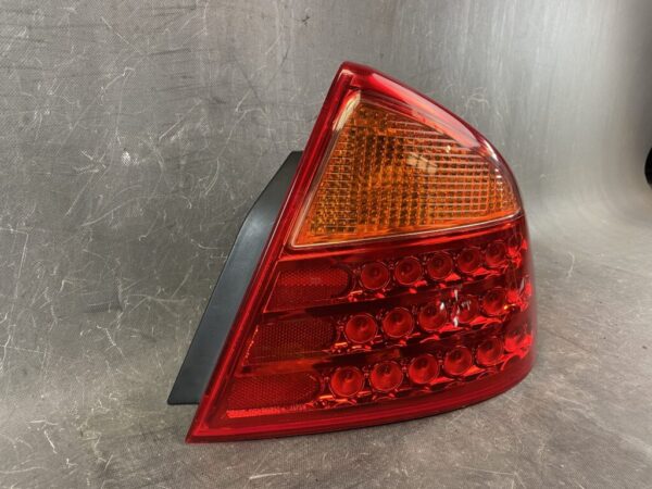 NISSAN SKYLINE V35 Taillight 220-63622 Right Side x1 - Image 3