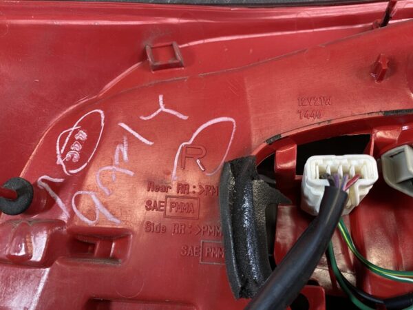 NISSAN SKYLINE V35 Taillight 220-63622 Right Side x1 - Image 5