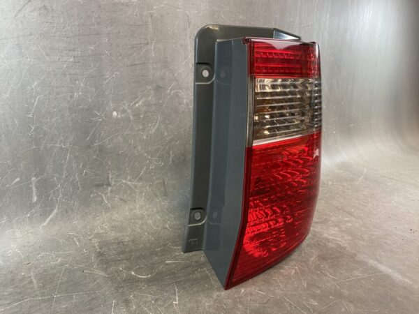 TOYOTA ALPHARD ANH10 ANH15 MNH10 MNH15 Genuine Taillight / KOITO 58-5 / Right Side x1 - Image 3