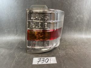 TOYOTA ALPHARD ATH10 Genuine Taillight / KOITO 58-11 / Right Side x1