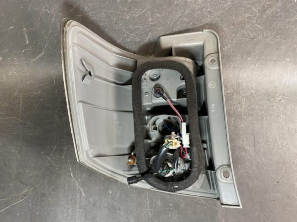 TOYOTA ALPHARD HYBRID ATH10 Genuine Taillight / KOITO 58-11 / Right Side x1 - Image 6