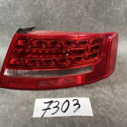AUDI A5 / RS5 / S5 8T T83 Genuine Taillight I090028 / 8T0 945 096 Right Side x1