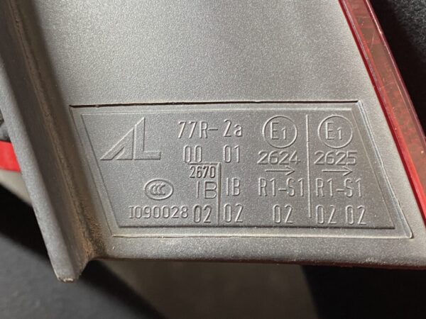 AUDI A5 / RS5 / S5 8T T83 Genuine Taillight I090028 / 8T0 945 096 Right Side x1 - Image 4