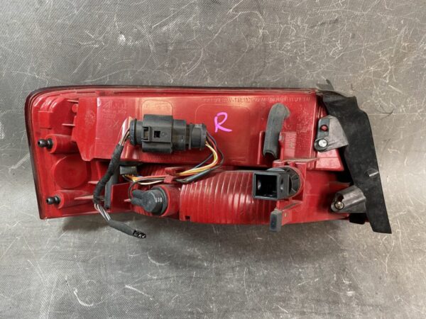 AUDI A5 / RS5 / S5 8T T83 Genuine Taillight I090028 / 8T0 945 096 Right Side x1 - Image 6