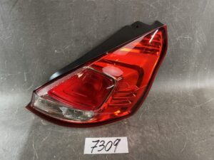 FORD FIESTA WZ MK7 Genuine Taillight 1090041 / Right Side x1