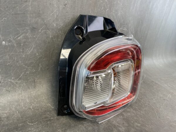 TOYOTA PASSO DAIHATSU BOON M700 Taillight 220-69028 Right Side x1 - Image 6
