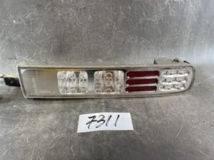 NISSAN CUBE Z11 Genuine Taillight / ICHIKOH D052 / Right Side x1