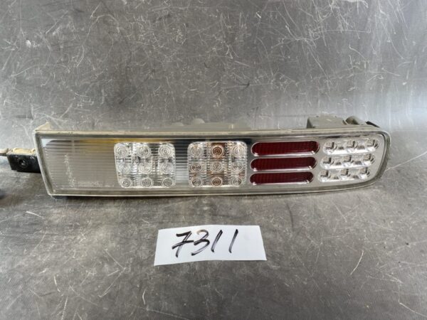 NISSAN CUBE Z11 Genuine Taillight / ICHIKOH D052 / Right Side x1 » JDM-PARTS NZ