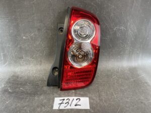 NISSAN MARCH K12 AK12 BNK12 YK12 Genuine Taillight / ICHIKOH D019 / Right Side x1